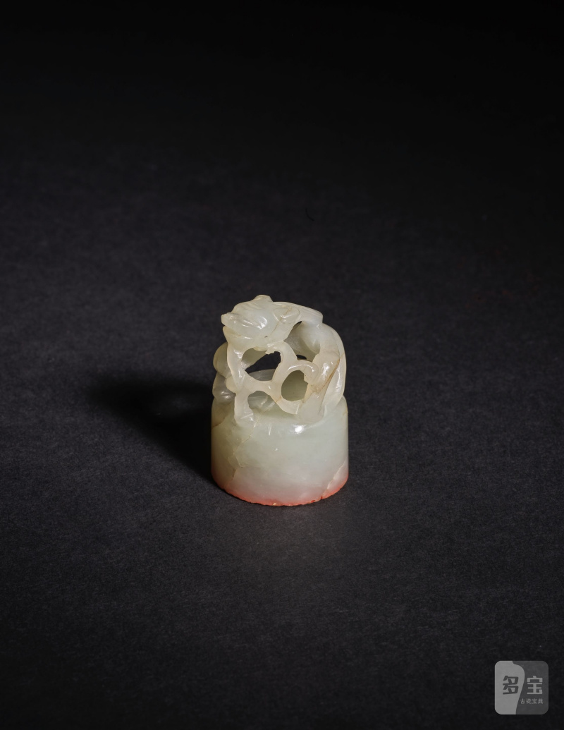 清 十八/十九世紀 青白玉印章及壽山石印章各兩件 | DEUX CACHETS EN JADE CÉLADON PÂLE ET DEUX CACHETS EN STÉATITE - 图2